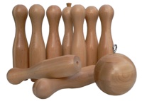 Sady dřevěných kuželek a koule